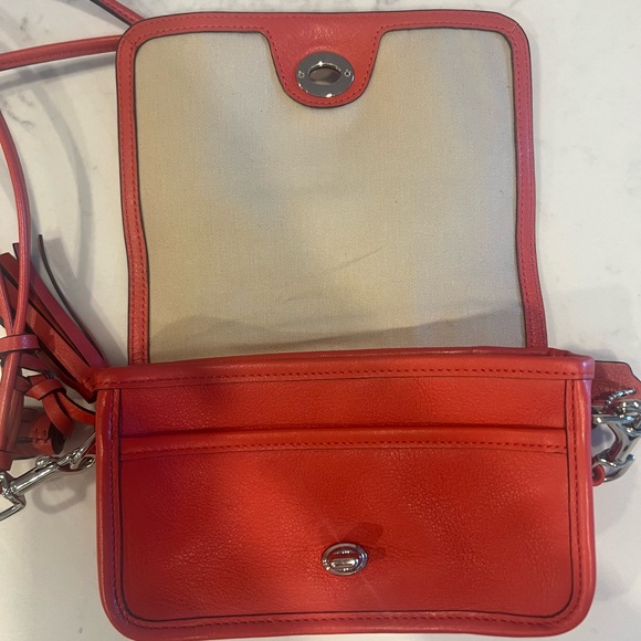 NEW COACH PURSE - Picture 2 of 6